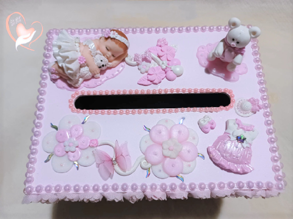 Urne baptême fille en fimo façonnée main blanc brillant et rose tendre