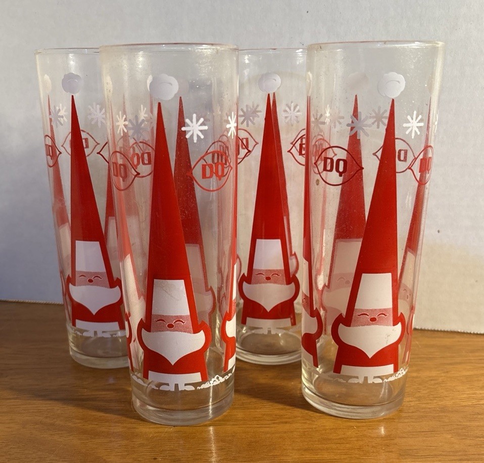Dairy Queen DQ MCM Style Clear Santa Glasses Lot Of 4 Christmas