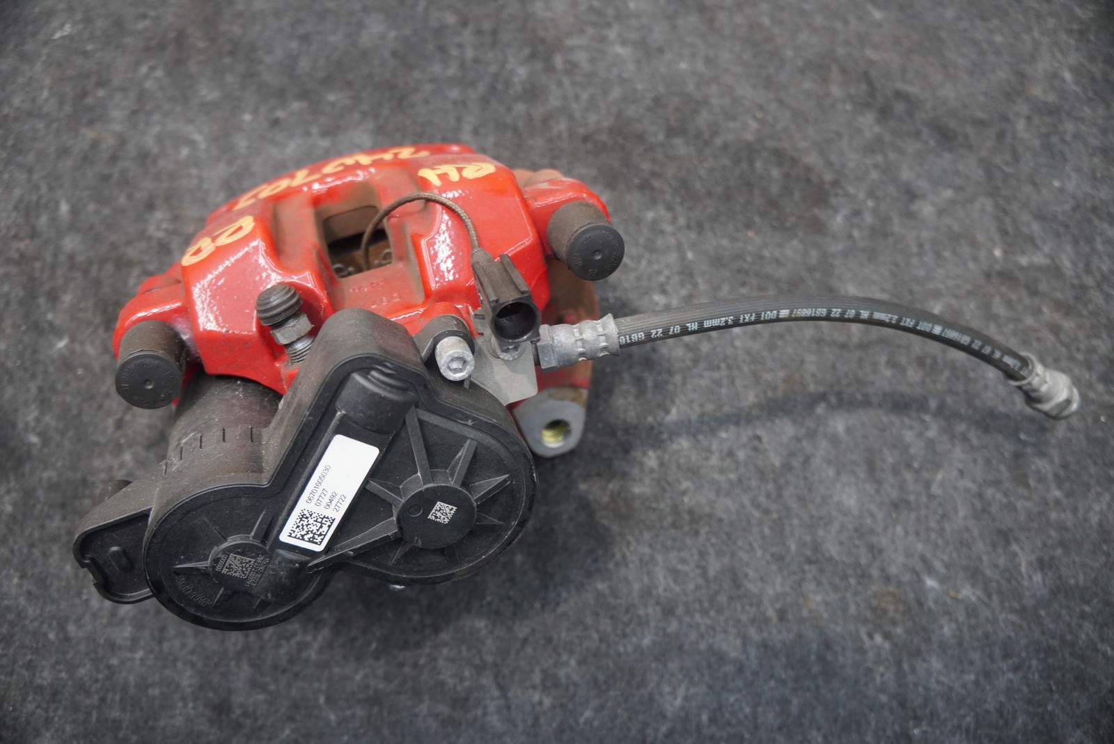 Maserati Grecale Modena 2023 Rear Right Brake caliper bracket Red P/N 673013276