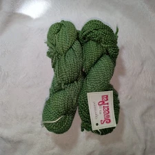 Queensland Sweet Pea Color 3 Green 2 Hanks 100g 109yds 1 With No Label