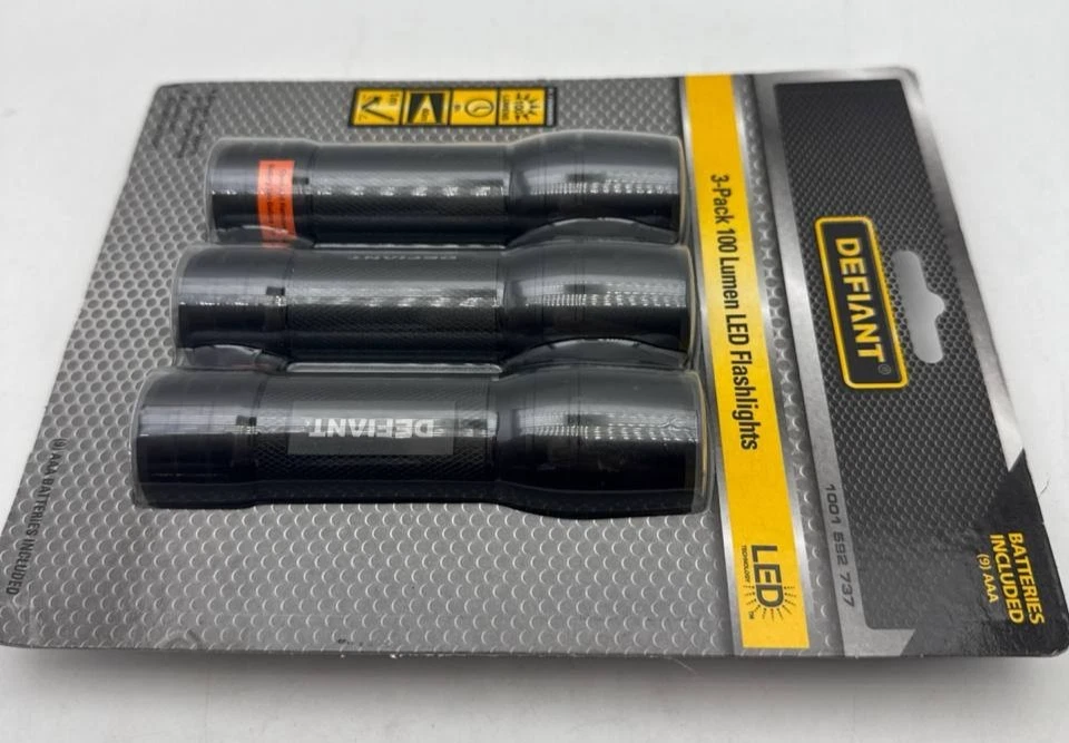 Linterna de aluminio Defiant de 100 lúmenes luces portátiles con baterías paquete de 3  Foto 4 de 4