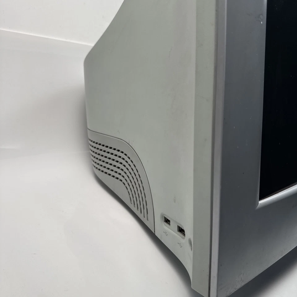 Sony Vaio HMD-A200 17" FD Trinitron VGA CRT Monitor with built in 4 port USB hub - Image 3 of 4
