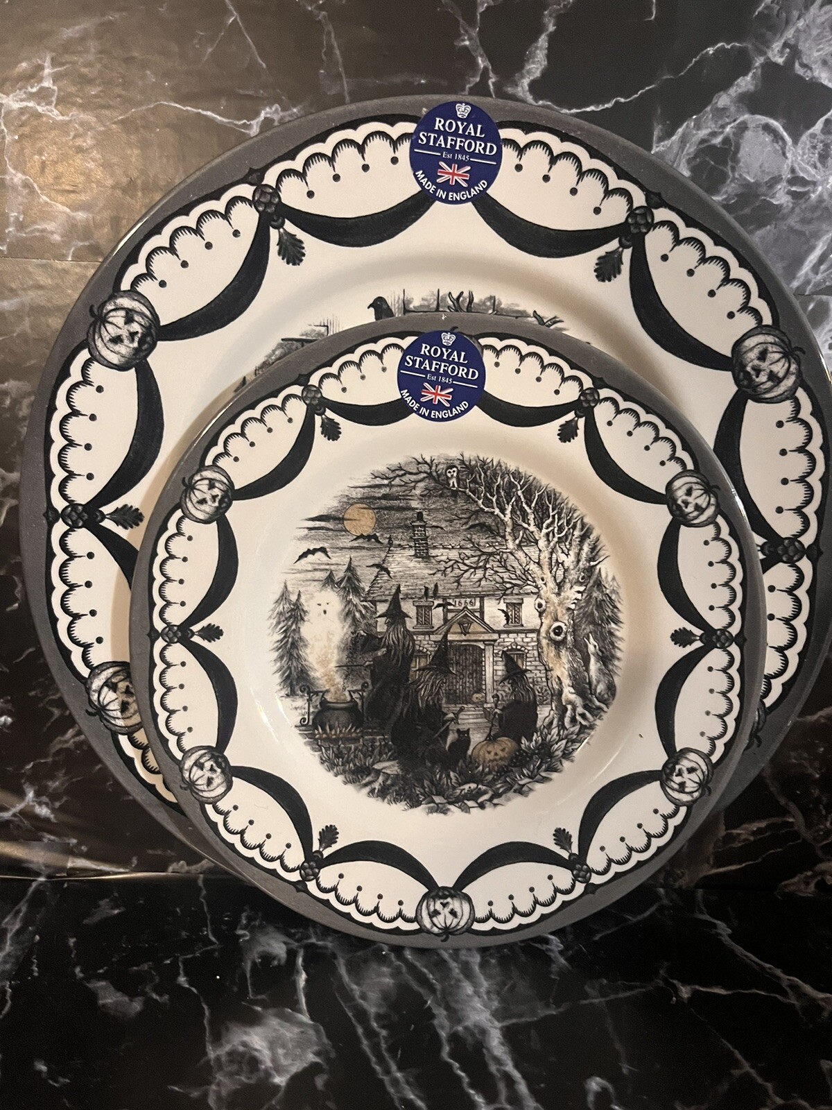 NEW SET OF 2 ROYAL STAFFORD HALLOWEEN HAUNTED HOME DINNER PLATES RARE new-set-of-2-royal-stafford-halloween-haunted-home-dinner-plates-rare