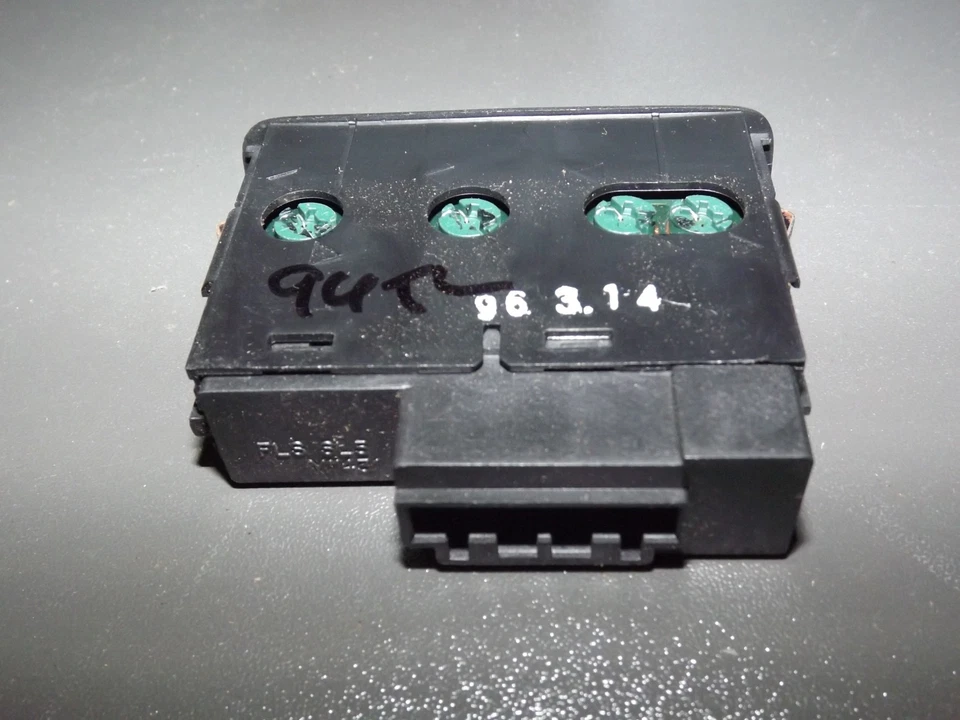 96-98 OEM USDM Acura TL UA1 UA3 luz antiniebla / interruptor de combinación de control de crucero Foto 3 de 3