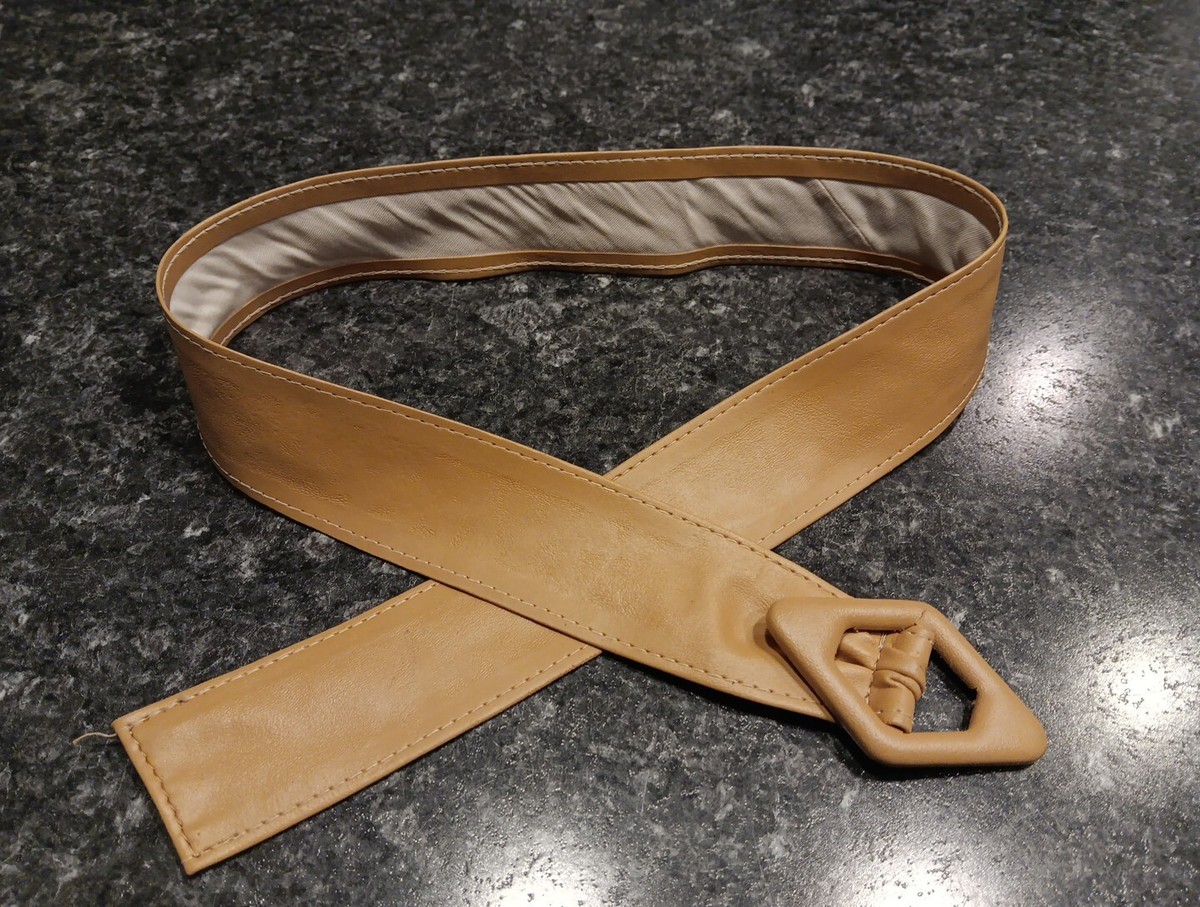 Vtg faux leather with hug goldtone detail waist belt 1980s Faux Leather Black & Gold High Waisted Belt - Etsy main image 2