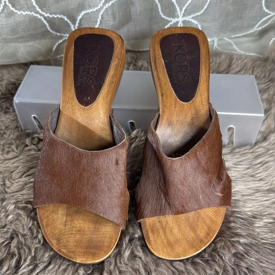 (S1) MICHAEL KORS vintage Mules Calfskin Fur Wedge Sandals, Wooden Wedge, Size 8 - Image 3 of 4