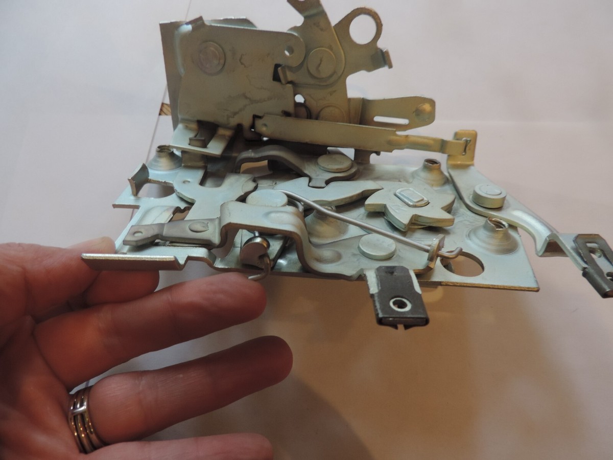 60-62 C1 Corvette LH Door Lock Latch Assembly -- ORIGINAL GM