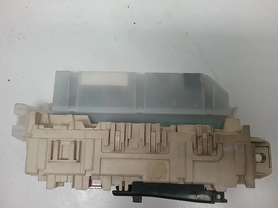 Mazda Millenia 1997-2000 caja de relé de fusibles TWS TB48A 7K25A Foto 3 de 4