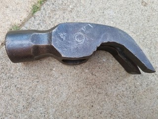 Vintage large heavy 3 lb Large Claw Hammer Framing Hammer Old Tool