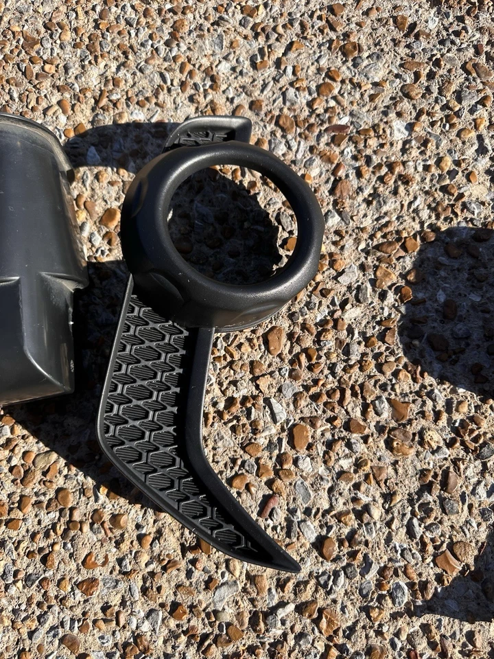 Luz antiniebla LED 2014-2020 Toyota 4Runner OEM (par) con carcasas para las luces Foto 2 de 4