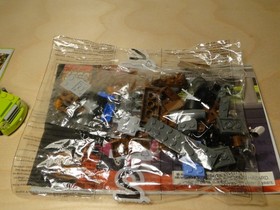 LEGO Cars: Mater's Spy Zone 8424 8201 Disney Cars  Mater Acer Tow Truck Lot