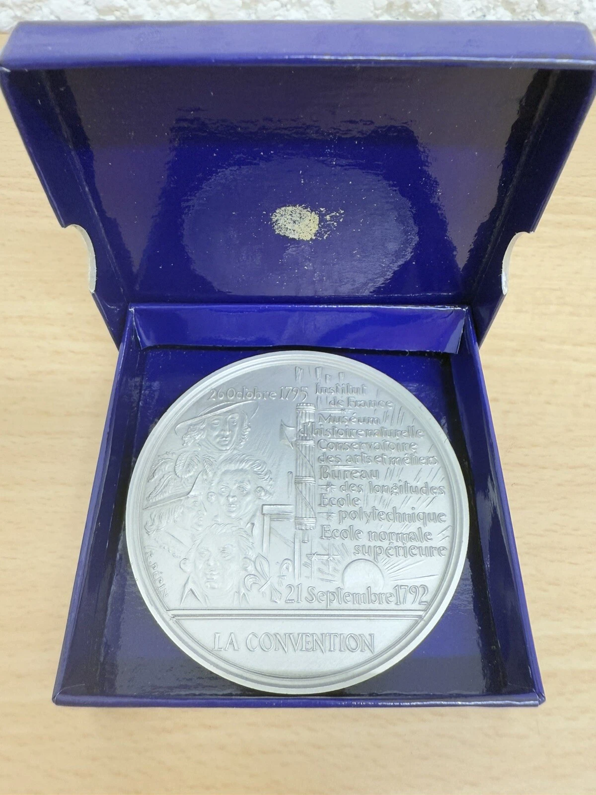 Médaille La Convention 26 Octobre 1795 21 Septembre 1792 En Bronze Dans Sa Boîte
