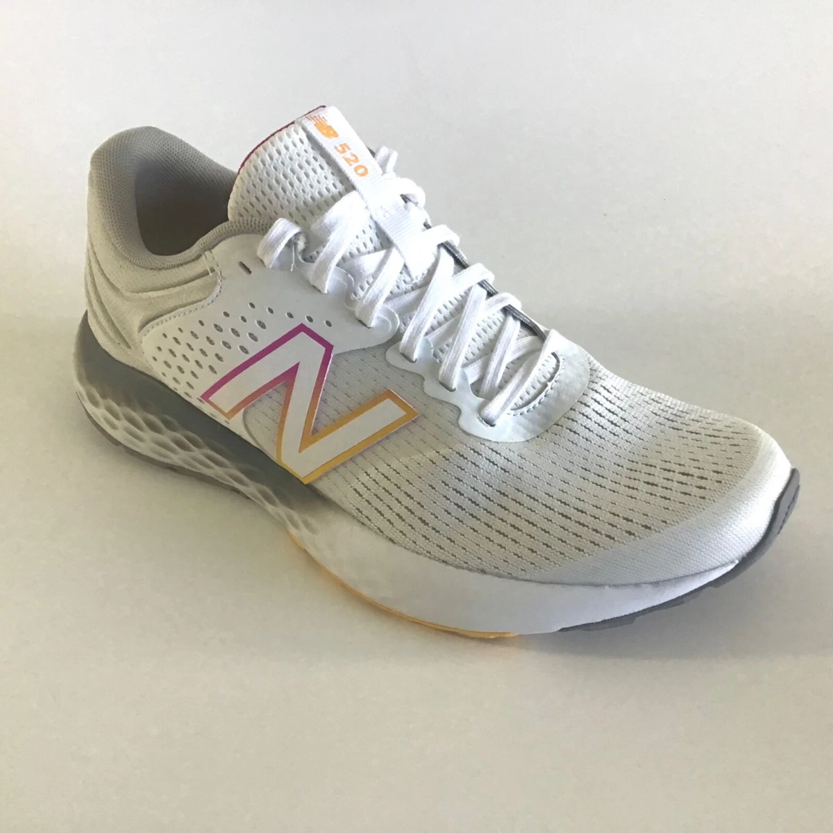 W 520 hotsell new balance