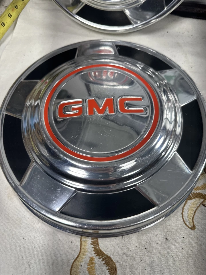 73-87 GMC Dog Dish 10 1/2β Hubcaps Set Of 4 C15 Truck Van 1/2 Ton 15β - Image 2 of 4