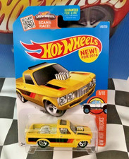 Hot Wheels 2016 HW Hot Trucks 8/10 148 1972 Chevrolet Custom '72 Chevy LUV YELLO