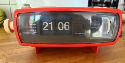 Vintage Universum Klappzahlenwecker W 2758 | 70er Space Age Orange Kult-Klassike