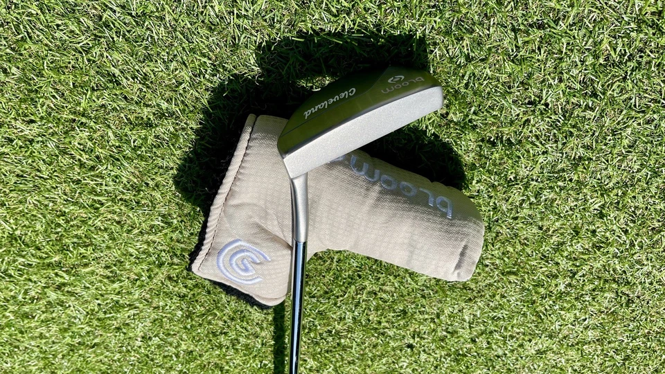 Cleveland Bloom Putter For Ladies. 33.5” - Image 4 of 4