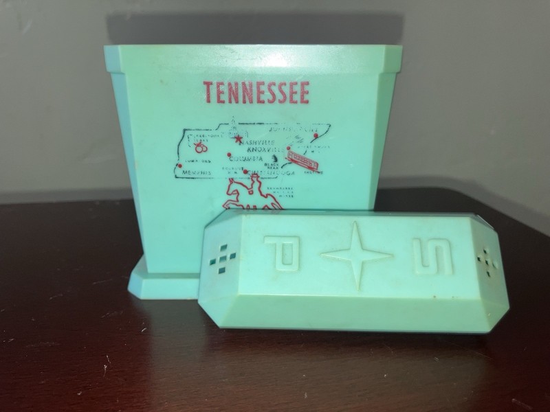 Vintage Tennessee State Souvenir Box w/ Green Map Design Graphic