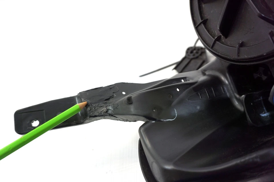 OEM 2016-2018 Chevrolet Malibu Driver Left Halogen Projector Headlight 84324410 - Изображение 4 из 4