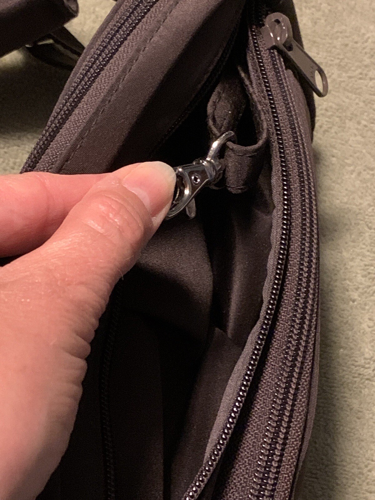 DayMakers RFID AntiTheft Brown Nylon Convertible … - image 5