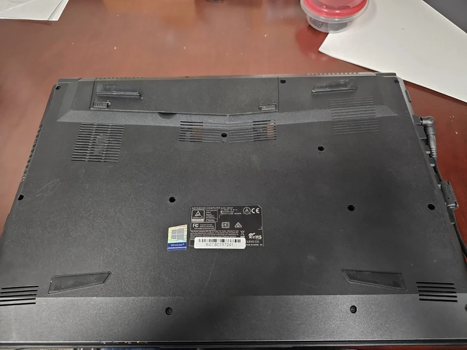 Sager Gaming Laptop I7 8750H, 16GB DDR4, SSD 256Gb + Hdd 1Tb 17.3" Full HD 144Hz - Image 4 of 4