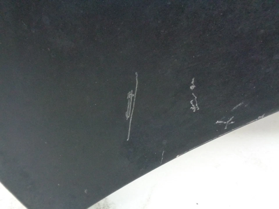 DK811267 2001-2009 VOLVO S60 SEDAN FRONT HOOD COVER SHELL BLACK OEM Foto 2 de 4