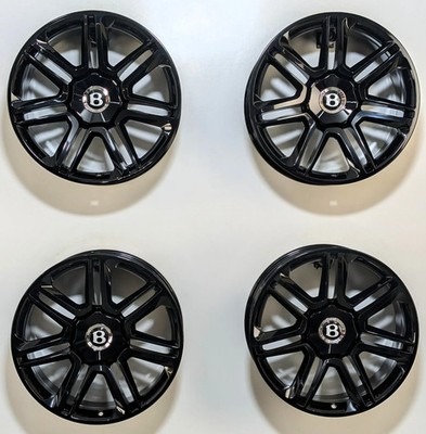 Bentley Bentayga Felgen 10x21 Et28  36A601025R Schwarz Glanz mit Nabenkappen