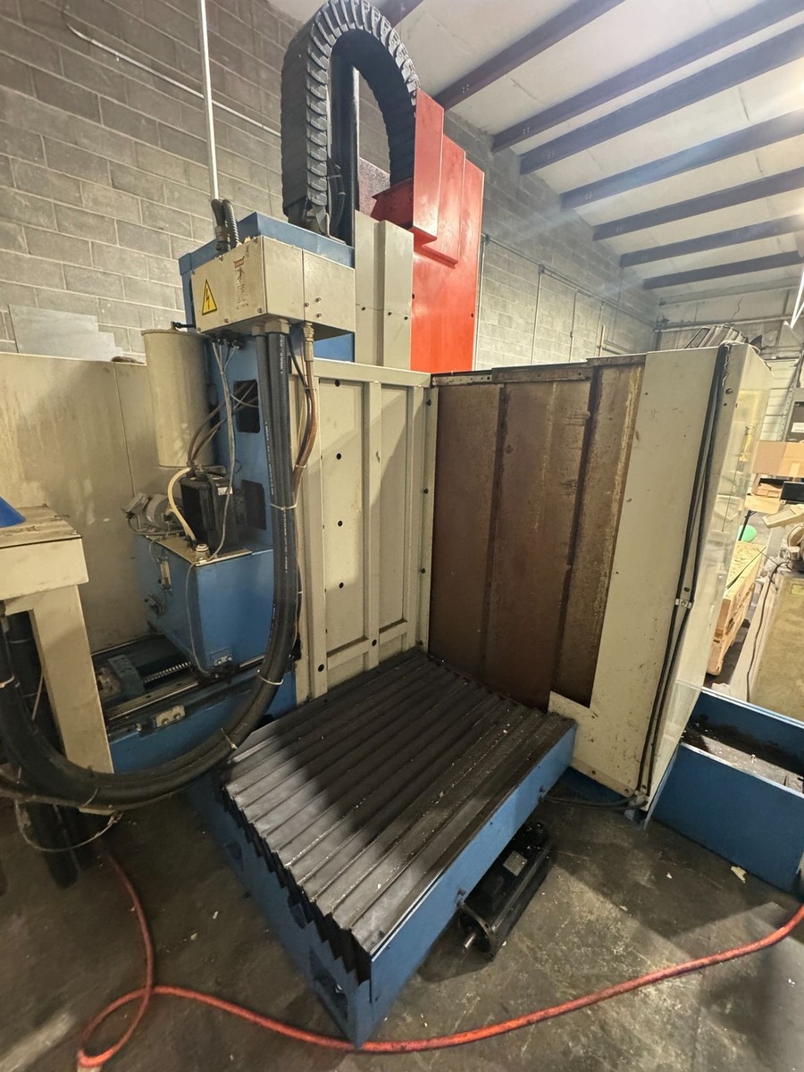 MAZAK 1993 VTC-41 CNC VERTICAL MACHINING CENTER 810 HOURS FEED