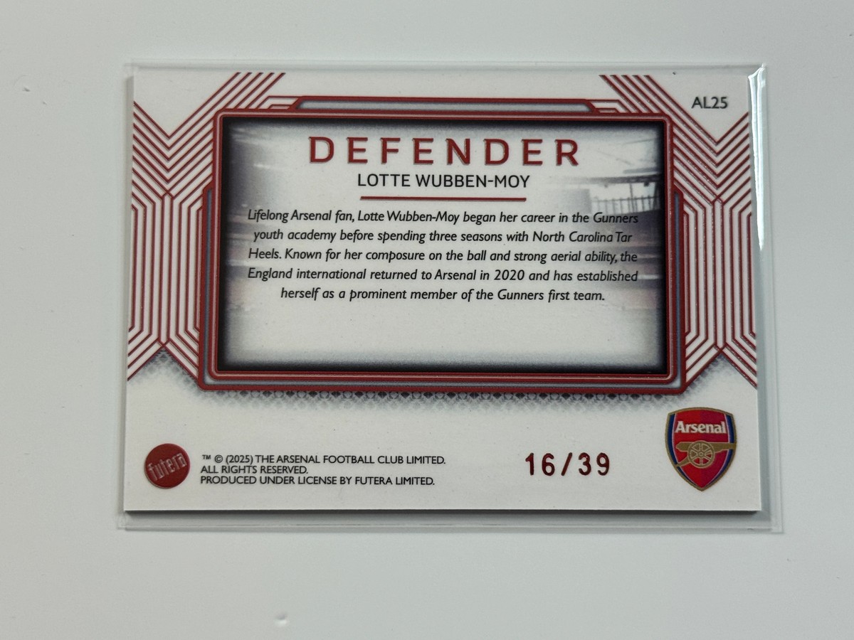2025-26 Futera Platinum Arsenal Landscape Red #25 Lotte Wubben-Moy