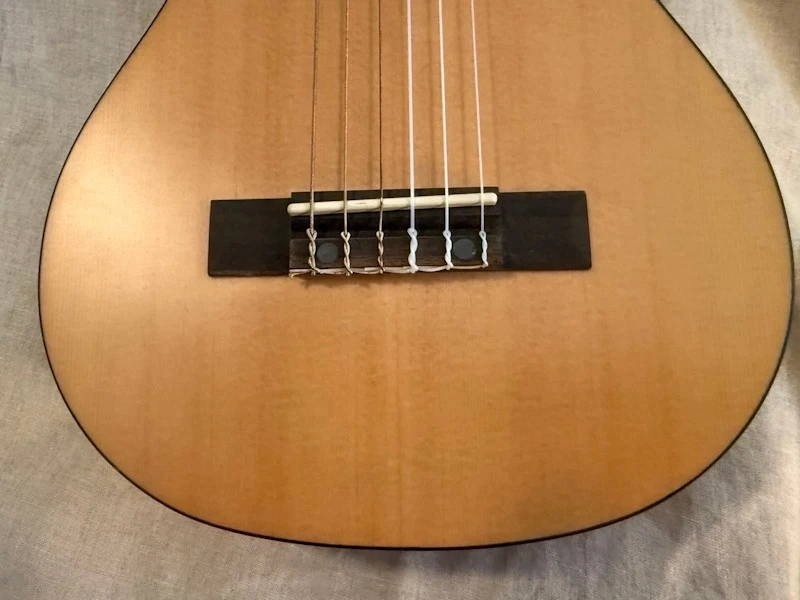 Ukelele tenor Córdoba 15TM caoba - natural Foto 4 de 4