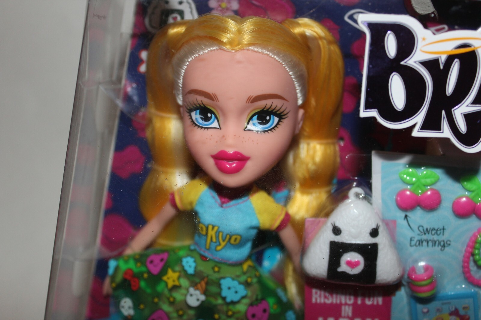 bratz study abroad cloe