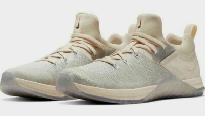 Nike Damen Metcon Flyknit 3 Metallic Trainingsschuhe BQ8797 001 UK 7,5 / UK 8,5