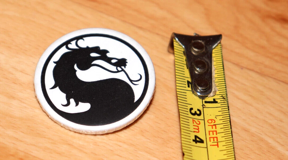 Prendedor/insignia/botón Mortal Kombat promoción antigua raro Foto 3 de 4