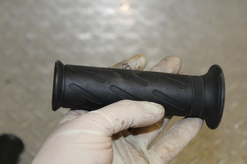 1993 SUZUKI GS500E ПРАВЫЙ ЛЕВЫЙ ЗАЖИМ РУЛЬ РУЧКИ ПАРА КОМПЛЕКТ - Изображение 3 из 4