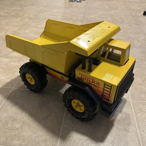 Vintage Tonka Turbo Diesel Dump Truck XMB-975 1980's Pressed Steel 16.5" x 10"