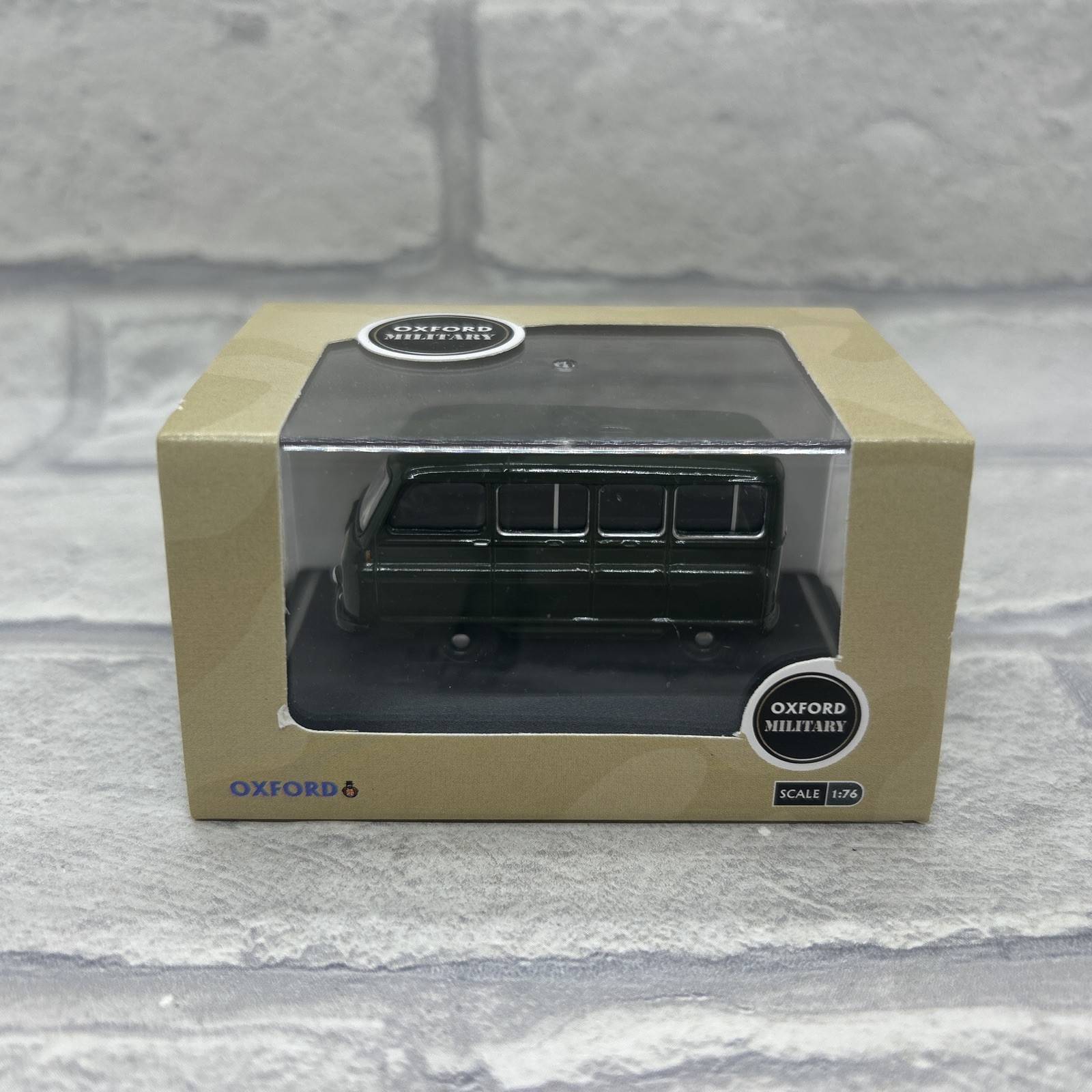 1:76 Scale Oxford 76JM022 Morris J2 Minibus - British Army HQEC - BNIB