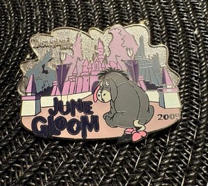 DLR Disneyland Resort 2009 Eeyore June Gloom WINNIE the POOH PIN - LE #70489