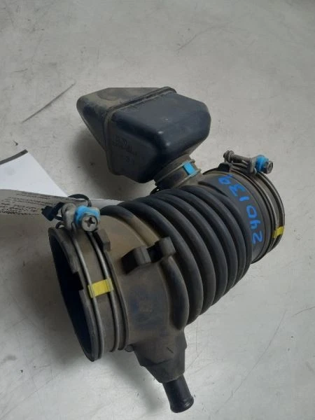 Toyota Sienna L 2014 tubo resonador filtro de aire de 3,5 L  Foto 4 de 4