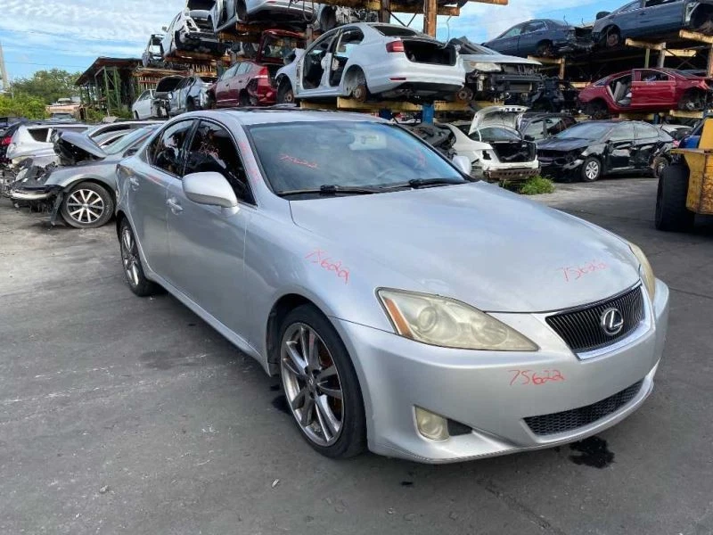 Rocker Panel Molding Driver Left Side 2006 07 08 09 10 11 12 13 Lexus IS250 Foto 2 de 4