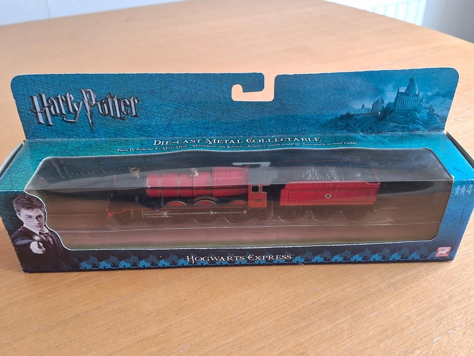 Harry Potter Hogwarts Express Train Die Cast Model no