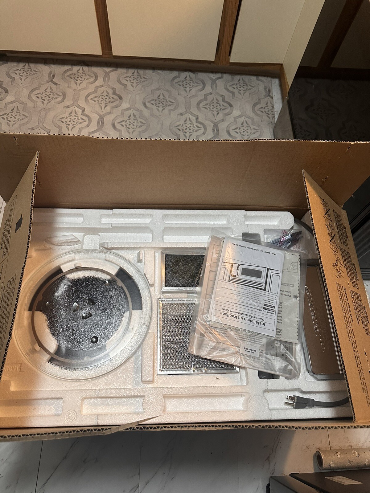 Samsung ME17R7021ES 1.7 cu. ft. OvertheRange Microwave S.S 30 in