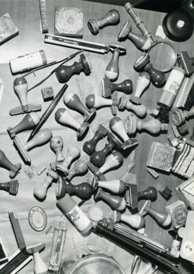 Frankreich verschiedene Post Gummistempel ? Exponat altes Foto 1950