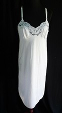 Vintage White Vanity Fair Outlet full slip, SZ 36, nylon, lace
