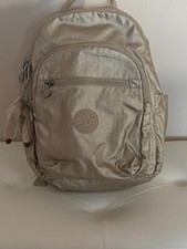 Mochila Kipling Sarah con Protección para Laptop Bolso Escolar Dorado Claro
