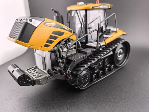 CHALLENGER MT875E 1/32 Tractor Die Casting Alloy Model Collection Ornament - Picture 9 of 10