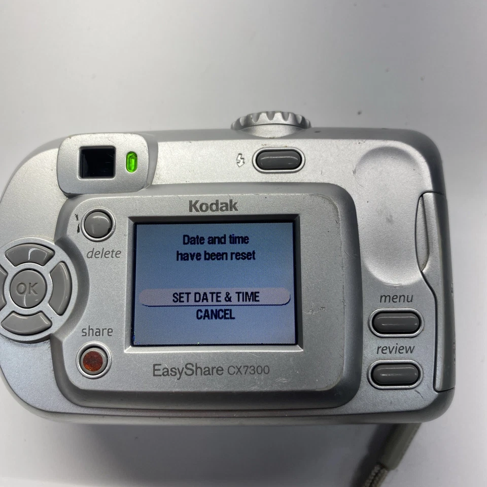 Kodak EasyShare CX7300 3.2 MP Digital Camera - Silver For Parts Repair Read - Image 3 of 4