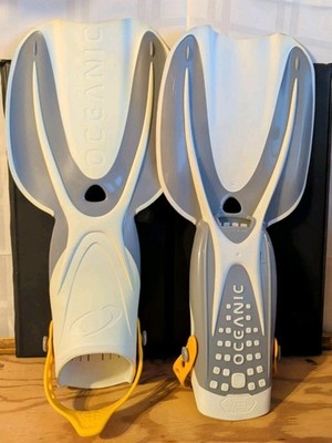 OCEANIC Manta Ray Open Heel Snorkling Fins White & Gray Men SIZE LARGE 9-13 
