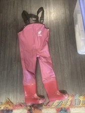 Fans Kids Waterproof Chest Waders with Boots – Pink – US Size 10/11