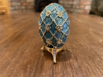 Fabergé Stil Emaille Ei Schmuckschatulle auf Ständer - Blau & Gold
