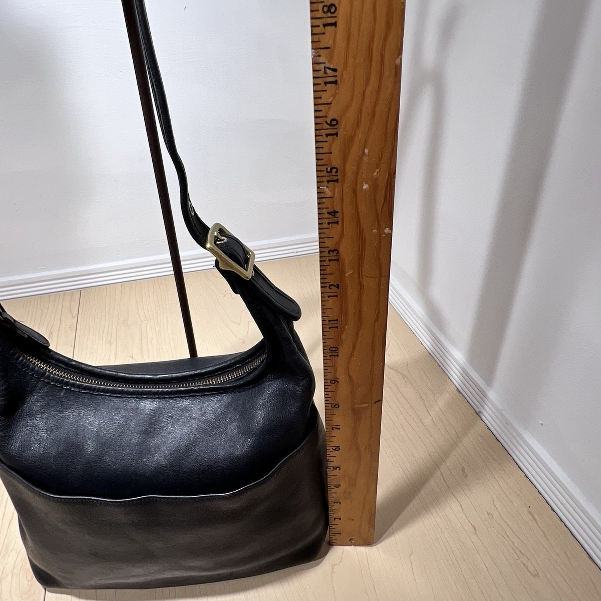 Vintage Coach 9058 Legacy Hobo Leather Bucket Black Shoulder Bag